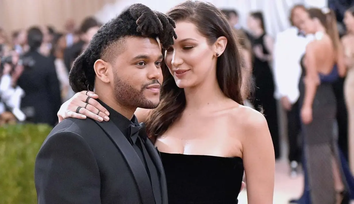 "Sangat jelas bahwa mereka balikan. Mereka tak mencoba menyembunyikannya," ujar sumber. (Entertainment Tonight)