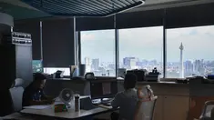 Suasana salah satu gedung di Balai Kota Jakarta saat hari pertama pelaksanaan kebijakan Work From Home (WFH) bagi Aparatur Sipil Negara (ASN) pada Jumat (10/4/2026). Pemerintah Provinsi DKI Jakarta mulai menerapkan kebijakan Work From Home (WFH) bagi Aparatur Sipil Negara (ASN) pada hari ini, Jumat (10/4/2026). (Kapanlagi.com/Budy Santoso)