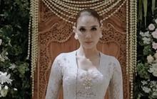 5 Potret Cantik Menawan Luna Maya Pakai Paes Jawa Usai Prosesi Siraman, Terlihat Anggun dengan Aura Calon Manten Kian Terpancar