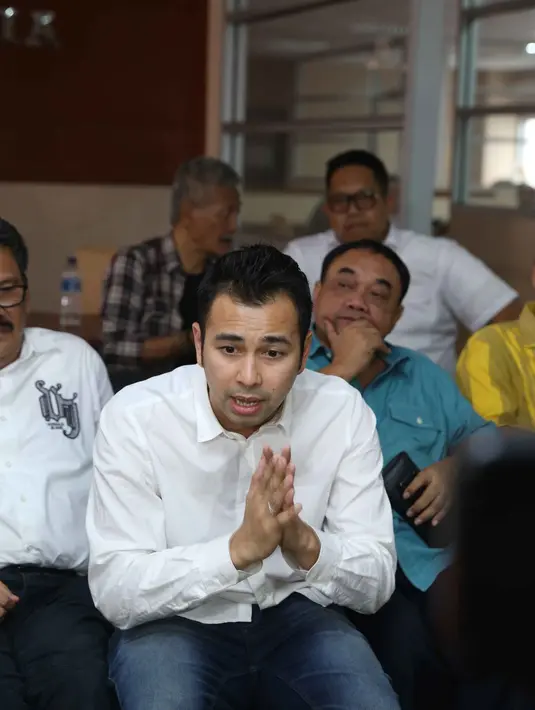 "Secara tertulis saya sampaikan permohonan maaf juga kepada selurun insan pers Indonesia yang kurang berkenan dengan candaan saya beberapa waktu lalu, saya minta maaf sebesar-besarnya,” ujar Raffi. (Nurwahyunan/Bintang.com)