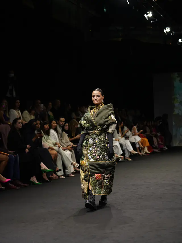 Hian Tjen x Make Over di Arab Fashion Week 2022/2023