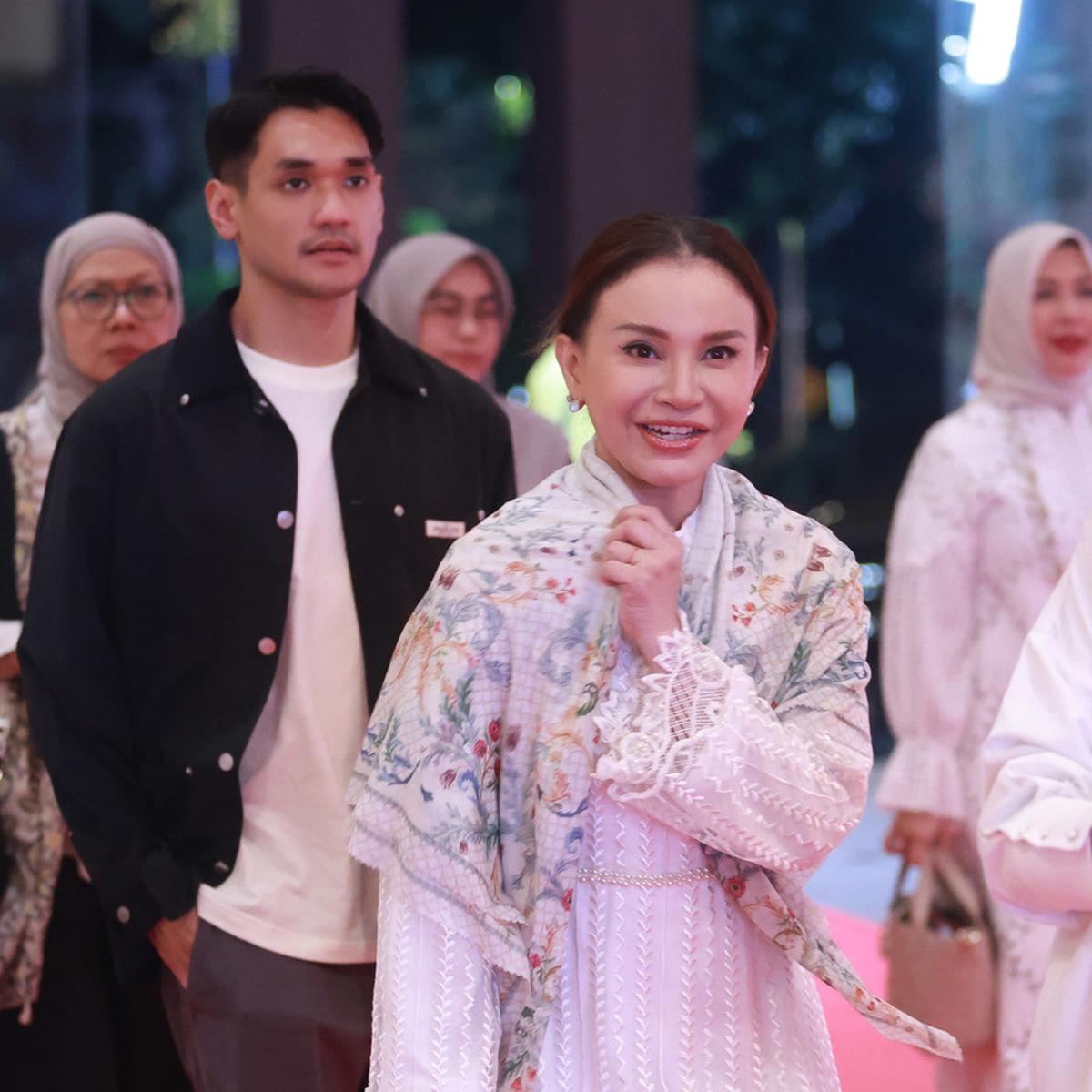 Deretan Selebriti Hadiri Pengajian 7 Hari Mendiang Titiek Puspa dengan Pakaian Serba Putih, Ada Rossa dan Afgan Datang Bareng