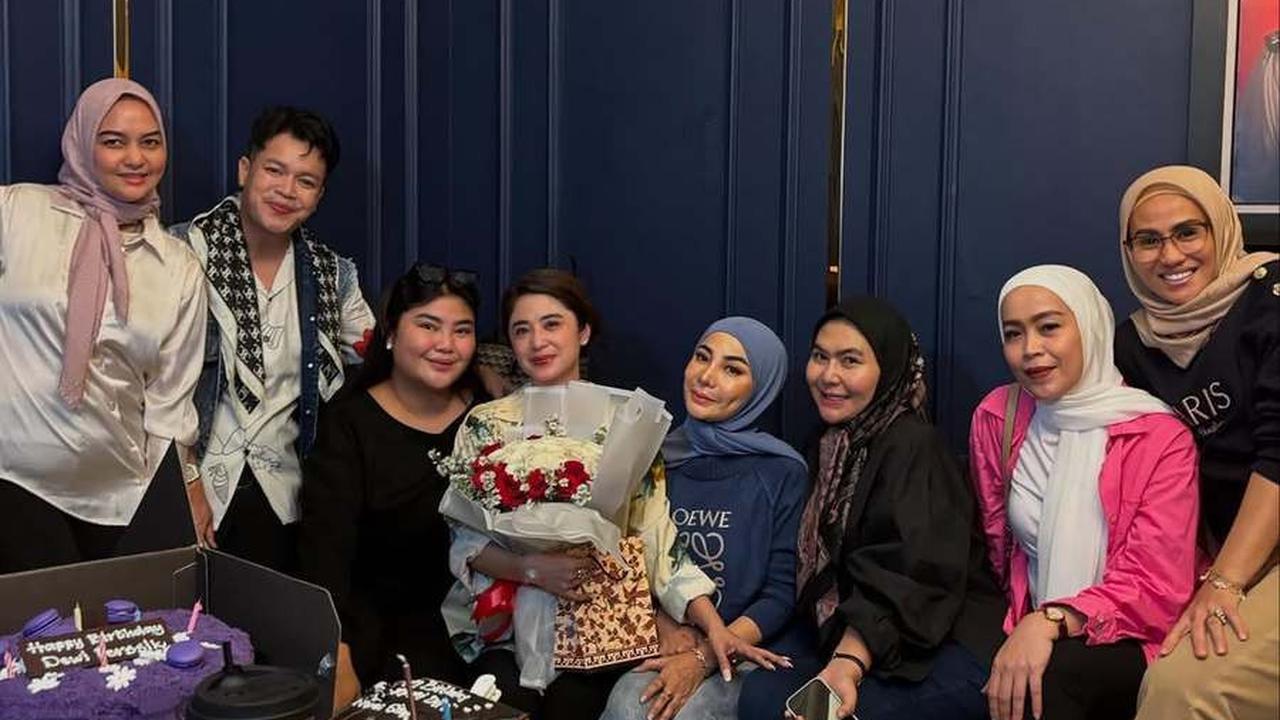 Tak Mau Mikirin Jodoh, 8 Potret Dewi Perssik Akui Lebih Fokus pada Hal Ini di Usia 39 Tahun