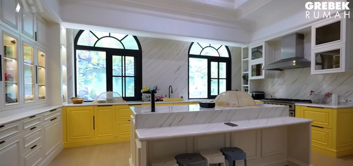 Potret Rumah Sarwendah dan Interiornya yang Mewah, Konsep Klasik Tapi Modern