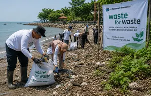 Penguatan Program Pengelolaan Sampah Pesisir Berbasis Komunitas di Gresik