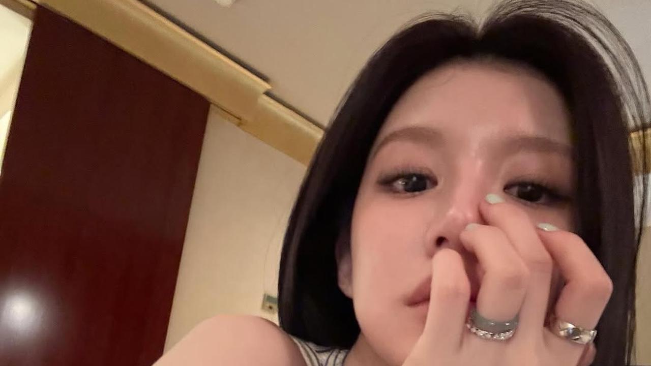 5 Potret Selfie Go Yoon Jung Pemeran Oh Yi Young di 'RESIDENT PLAYBOOK' yang Selalu Cantik