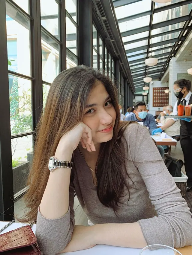 7 Potret Terbaru Faye Nicole yang Belakangan Jadi Sorotan di Media Sosial