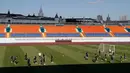 Pemandangan Stadion Centralny saat Timnas melakukan sesi latihan resmi jelang melawan Argentina dalam babak 16 besar Piala Dunia 2018 di Centralny Stadium di Kazan, Rusia, Jumat (29/6). (AP Photo/David Vincent)