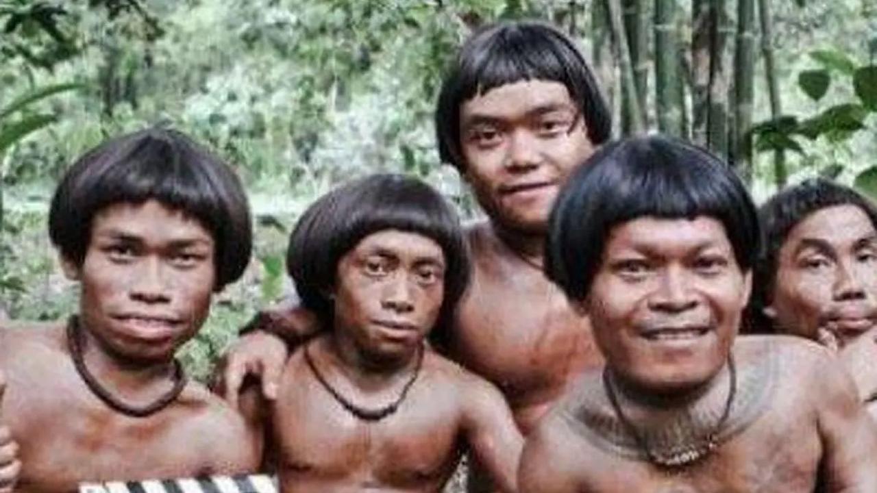 <b>Menyesatkan Manusia</b>