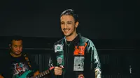 Aziz Hedra Ingin Ceritakan tentang Pelajaran Kehidupan Dalam Karya Musik Berikutnya