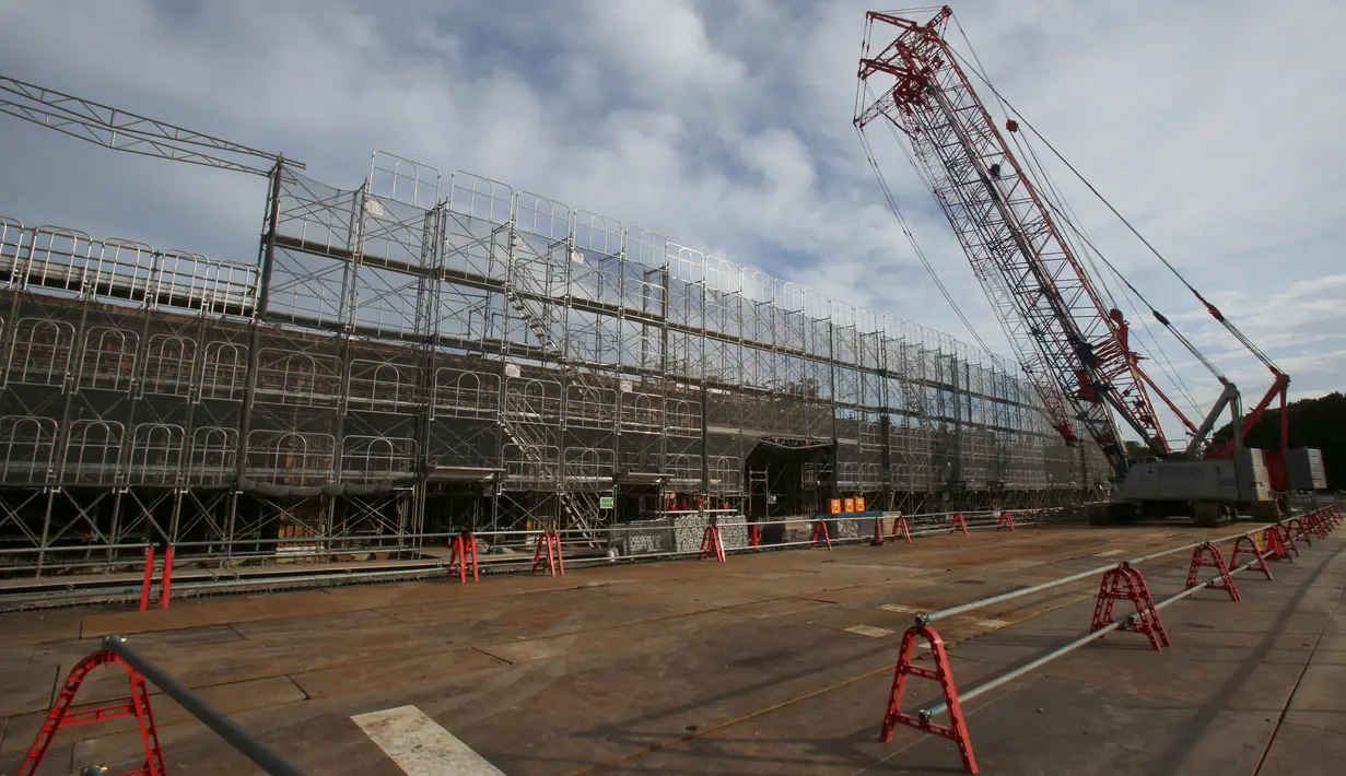 Pembangunan Equestrian Park atau lapangan pacuan kuda untuk Olimpiade Tokyo 2020 di Tokyo, 10 Juli 2018. Pesta olahraga dunia tersebut akan berlangsung 24 Juli-9 Agustus 2020 mendatang. (AP/Koji Sasahara)