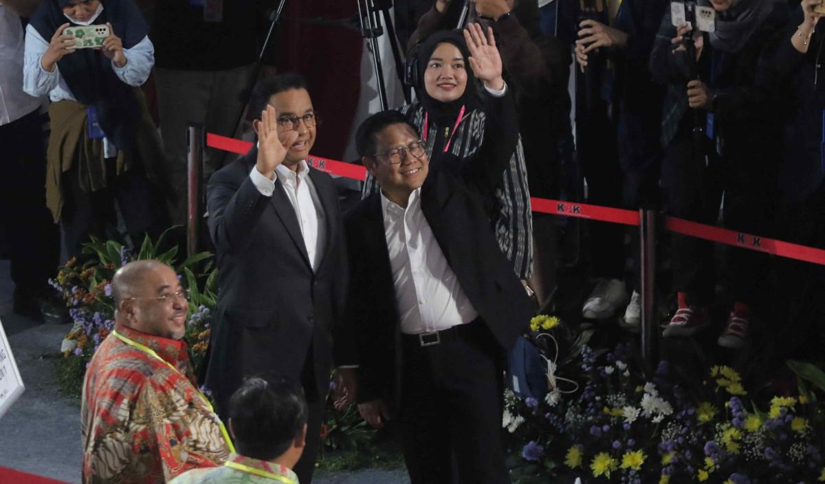 Sementara di pemilih yang tidak mempunyai akun media sosial, elektabilitas Prabowo-Gibran 49.2%.<br>