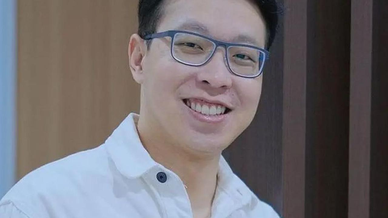 Kini pria kelahiran 1985 itu berhasil mewujudkan ekspektasinya mencapai omzet Rp8 miliar dalam waktu 2,5 jam dengan streaming berjualan di Shopee Live.