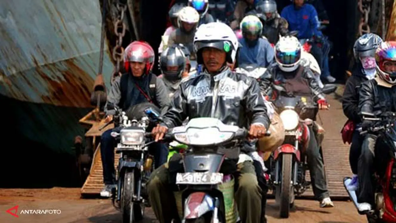 pemudik-motor-130625c.jpg