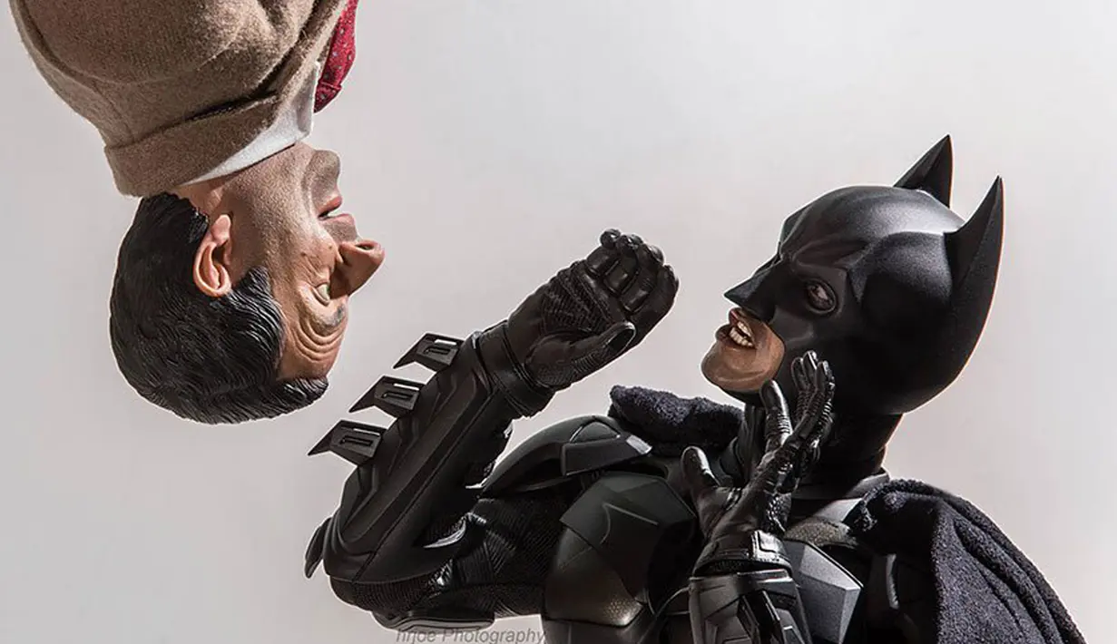 Ekspresi kaget Batman saat lihat Mr Bean. (boredpanda