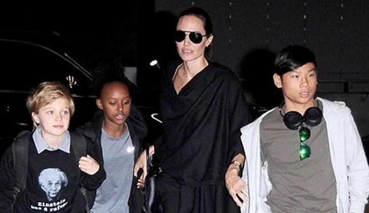 Seperti yang dikatakan seorang sumber bahwa saat ini Jolie sedang merayu Pitt untuk menolongnya mengatasi berbagai isu yang datang termasuk drama soal kehilangan berat badan dan hujatan publik. (Instagram/brangelinaofficial)