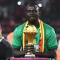 Sadio Mane berhasil membantu Timnas Senegal menjuarai Piala Afrika 2021, setelah mengalahkan Mesir pada laga final. (AFP/CHARLY TRIBALLEAU)