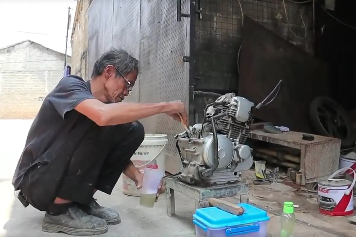 Tips Mudah Membersihkan Mesin Motor. sumberfoto: Street Arts Custom