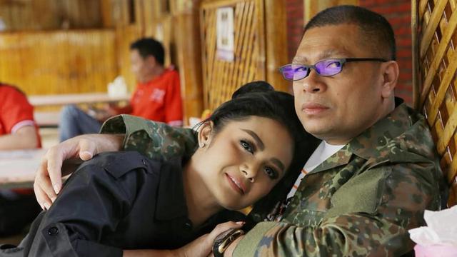 Momen Mesra Krisdayanti dan Raul Lemos