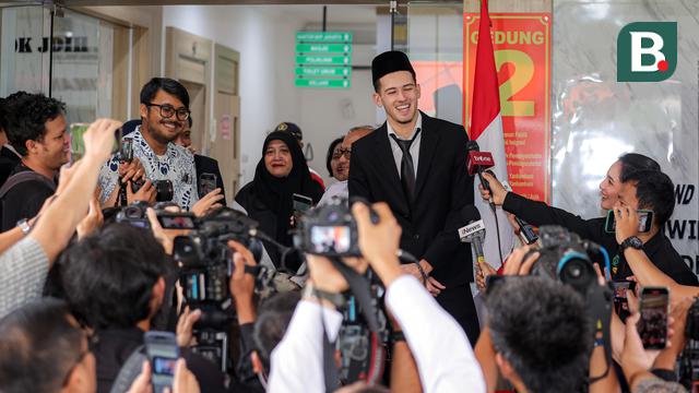 Foto: Wajah Semringah Justin Hubner usai Disumpah Jadi WNI, Siap Perkuat Timnas Indonesia