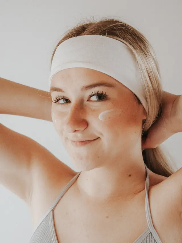 Cara memakai sleeping mask dengan tepat