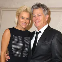 Yolanda Hadid mengaku emosi saat mengingat perceraian dengan David Foster (via eonline.com)