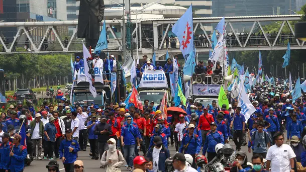 Massa Buruh Padati Sudirman-Thamrin Bawa Aspirasi
