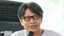 "Kalo di Mandiri Karnaval kan konsepnya 90-an, ya kita akan bawakan konsep itu, jadi kita bisa bernostalgia, karena ada juga band lainnya seperti Kahitna, Kla Project dan lain-lain, nah konsep nostalgia," tutur suami Dewi Gita. (Adrian Putra/Bintang.com)