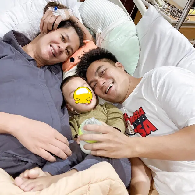 Paula Verhoeven Jatuh Sakit, Ini 6 Potret Baim Wong dan Kiano Temani di RS