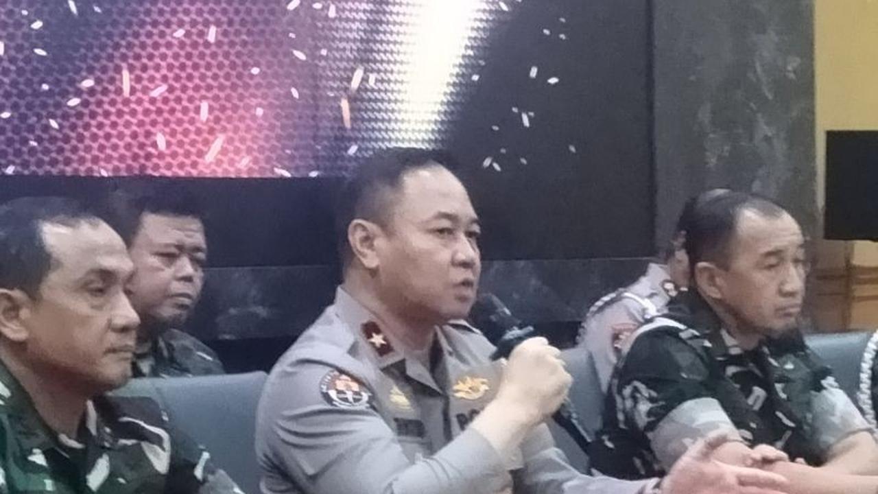 Fakta Unik: Kolaborasi Polri TNI Pastikan Situasi Aman Pasca Demo, Wujudkan Kehadiran Negara di Tengah Masyarakat