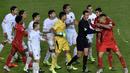 Keributan yang sempat terjadi antar pemain Peru dan Bolivia. (AFP PHOTO/NELSON ALMEIDA)