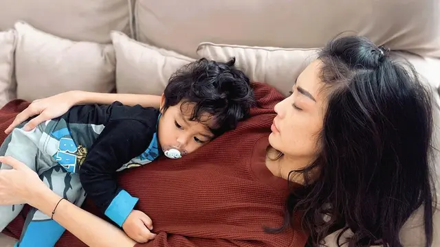 Momen-momen Ririn Dwi Ariyanti Mengasuh Anak