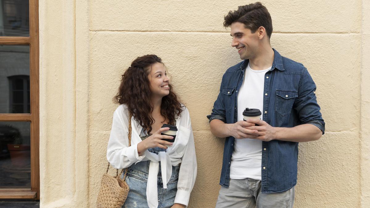 8 Cara Mendekati Pria agar Jatuh Cinta dan Makin Penasaran