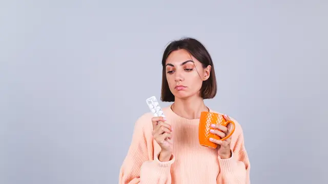 Bahaya Minum Suplemen Berlebihan Tanpa Konsultasi Dokter (photo by freepik.com)