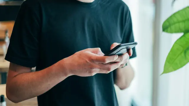 Apa Itu Centang Biru dan Kebiasaan Mematikannya