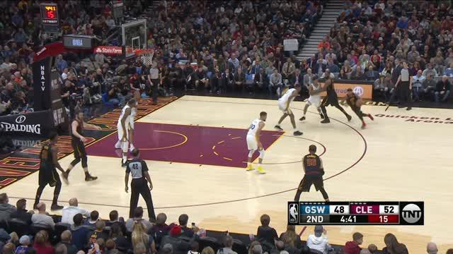 Berita video game recap NBA 2017-2018 antara Golden State Warriors melawan Cleveland Cavaliers dengan skor 118-108.