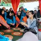 Ketua TP PKK Kota Medan Ny Kahiyang Ayu mengunjungi Kelurahan Tanjung Mulia Hilir Kecamatan Medan Deli tepatnya Jalan Kawat VII, Senin (18/9).