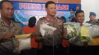 Kapolda Jambi, Brigjen Pol Priyo Widyanto menunjukkan barang bukti narkoba. (Liputan6.com/B Santoso)