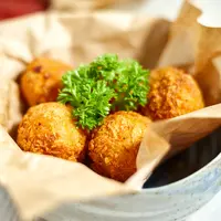 Resep Chicken Cordon Bleu Balls yang Lebih Praktis./Copyright depositphotos.com/musicphone1
