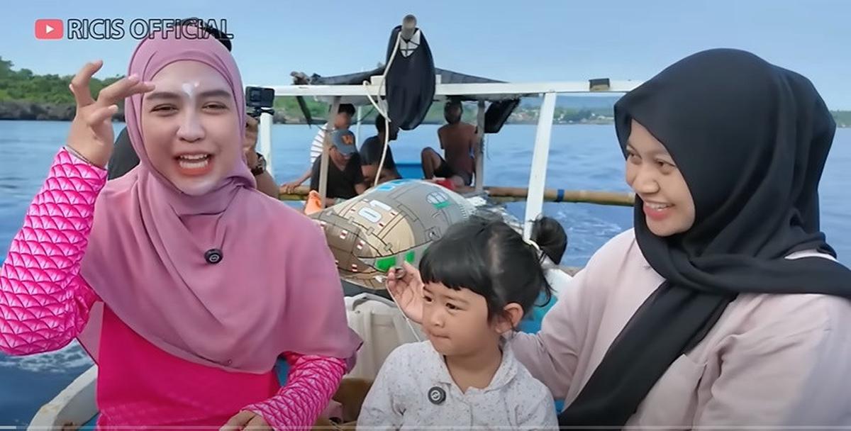 Soroti Wajahnya, 6 Potret Ria Ricis di Kamera Fans Jadi Viral, Bandingkan dengan Foto yang Lain hingga Beri Klarifikasi
