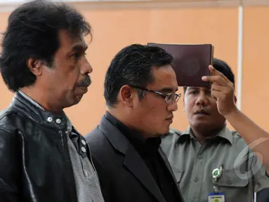 Sidang lanjutan praperadilan mantan Menteri ESDM, Jero Wacik di PN Jaksel, Jakarta, Rabu (22/4/2015). Dalam sidang lanjutan ini dihadirkan Dosen Hukum UMJ, Khoirul Hudha dan ahli hukum tata negara Margarito sebagai saksi ahli.(Liputan6.com/Helmi Afandi)