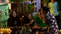 Keramahan dan keakraban warga Desa Kemiren saat Festival 10 ribu Kopi (Istimewa)