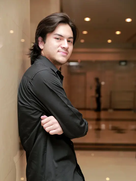 Kepada wartawan yang menemuinya di kawasan Senayan, Jakarta beberapa waktu lalu, ia mengungkapkan keinginannya bisa berlebaran di kampung halamannya, Bali. (Adrian Putra/Bintang.com)