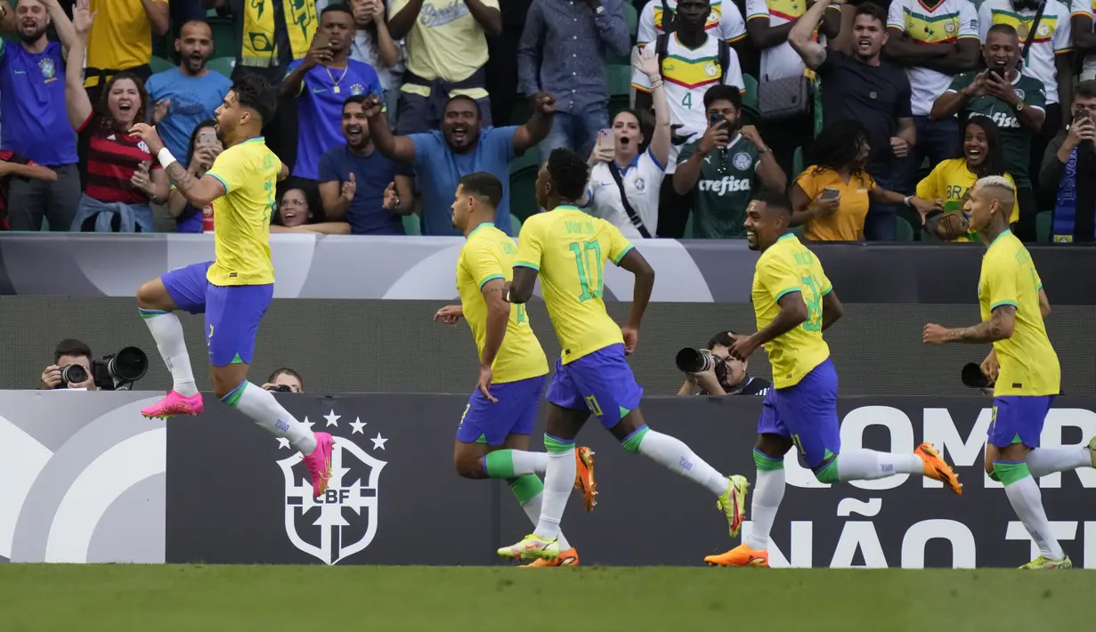 Sementara gol Brasil dicetak oleh Lucas Paqueta (11') dan Marquinhos (58'). (AP Photo/Armando Franca)
