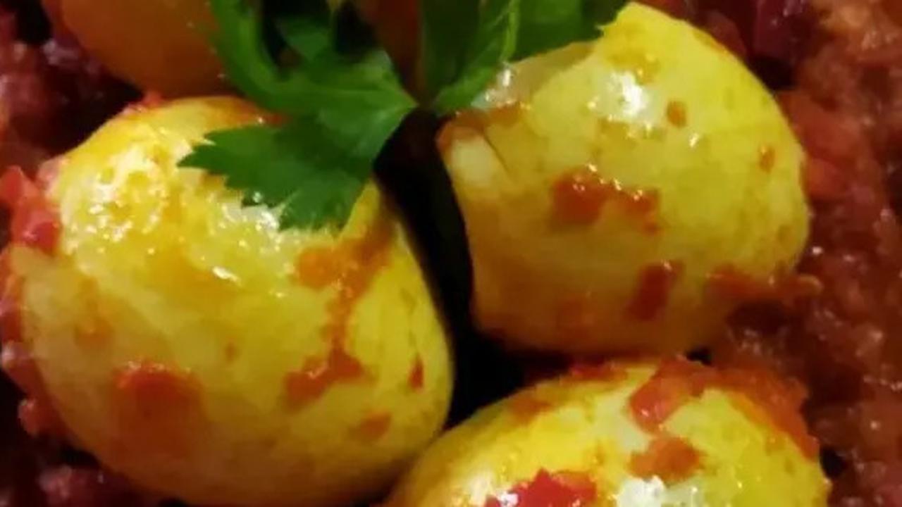 Pedasnya Telur Bumbu Bali Ini Siap Bangkitkan Selera Anda