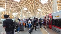 Seluruh tiket kereta cepat Whoosh untuk keberangkatan Sabtu, 25 Januari 2025, dari Stasiun Halim sudah habis terjual. (Kredit foto: Tim Humas KCIC)
