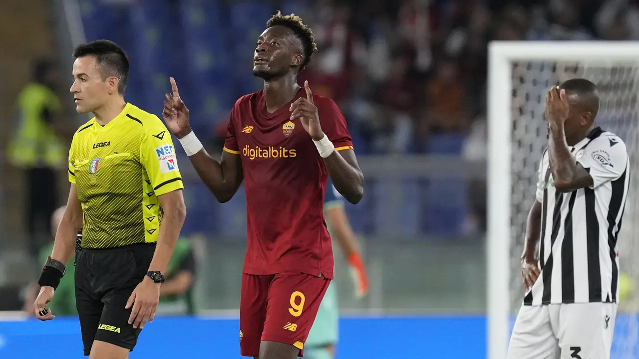 Foto: Unggul Tipis, AS Roma Kembali ke Jalur Kemenangan di Liga Italia 2021 / 2022