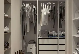 Ilustrasi lemari pakaian. (dok. Pexels.com / Victoria Borodinova / https://www.pexels.com/photo/assorted-clothes-hanged-inside-cabinet-3315286/ / Vriskey Herdiyani)