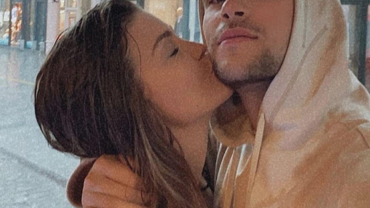 Potret Maarten Paes Kiper Timnas Indonesia yang Bucin Banget Sama Pacar, Luna Bijl Samperin ke Indonesia Untuk Beri Dukungan