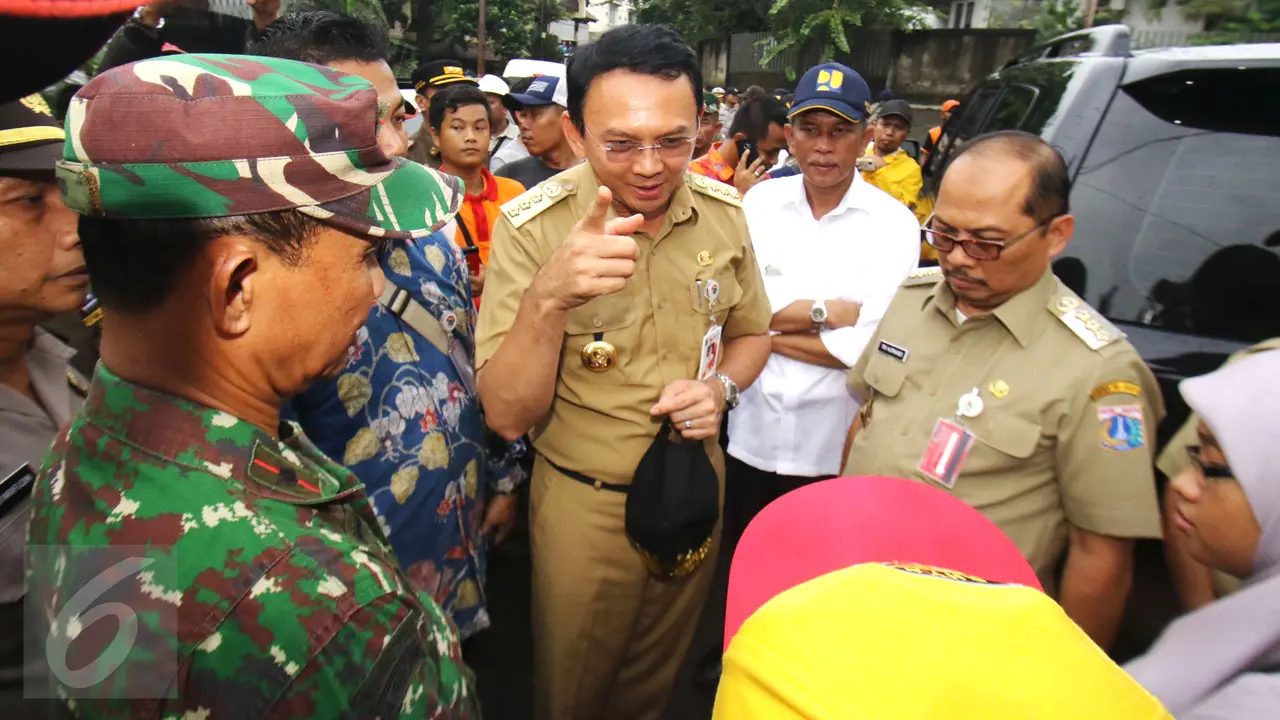 Cek Wiliyah Banjir, Ahok Blusukan ke Bukit Duri